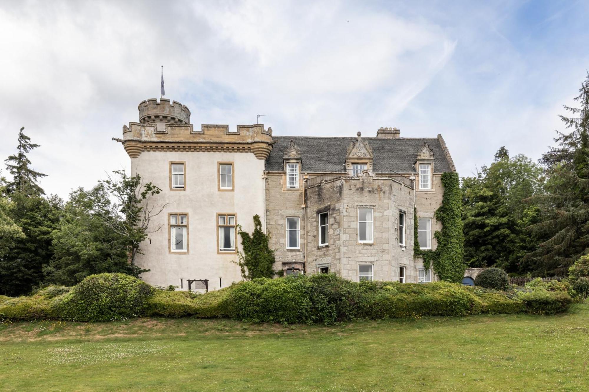 Tulloch Castle Hotel ‘A Bespoke Hotel’ Dingwall Exterior foto